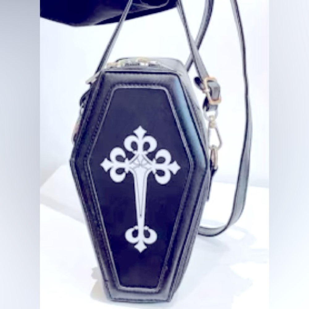 COFFIN CROSS body ;)